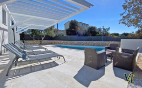 Pakostane - MASLENIK -appartement 65 m2 et piscine